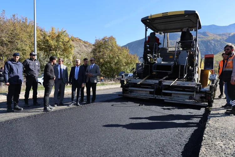 Vali Ergün, Ardanuç’taki Asfalt Çalışmalarını İnceledi