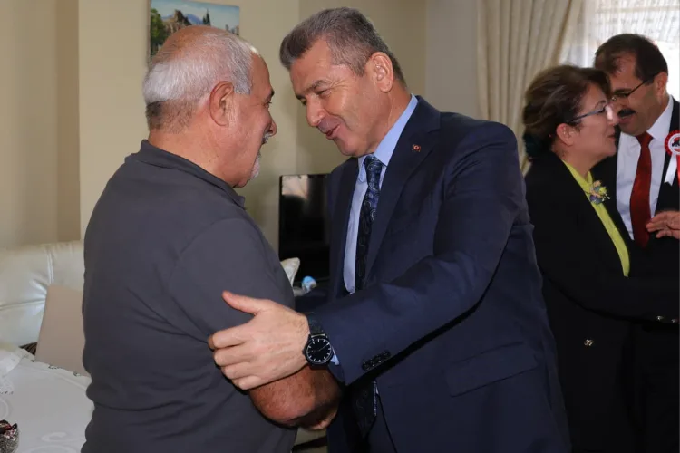 Vali Ergün, Emekli Öğretmeni Evinde Ziyaret Etti