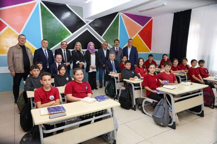 Vali Ergün, Hopa’da Öğrencilerle Tulumla Karşılandı