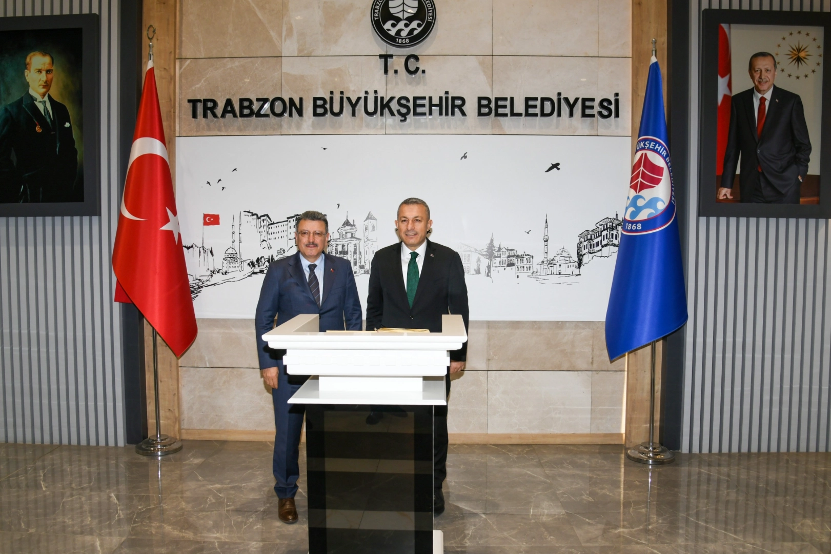 Vali Şahin, Büyükşehir Belediyesi’ni Ziyaret Etti