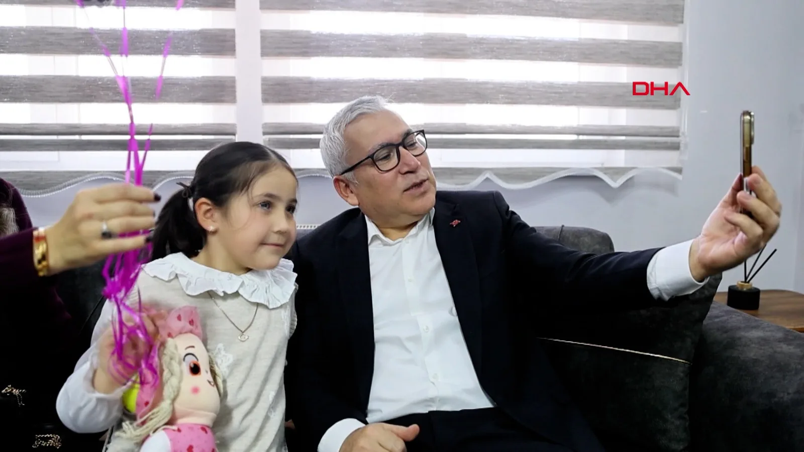 Vali Şimşek’ten Gökçe’ye Babasıyla Sürpriz Ziyaret