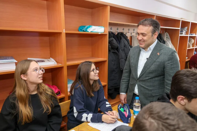 Vali Sözer, Eğitimde Geleceği Şekillendiriyor!