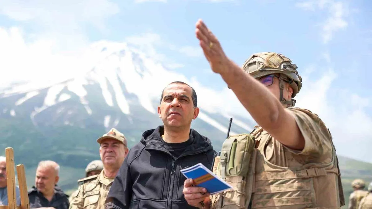 Vali Taşolar’dan Ağrı Dağı’na Güvenlik Ziyareti