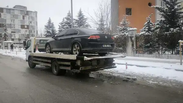 Van’da Hacizli Araçla Başkan Durduruldu!