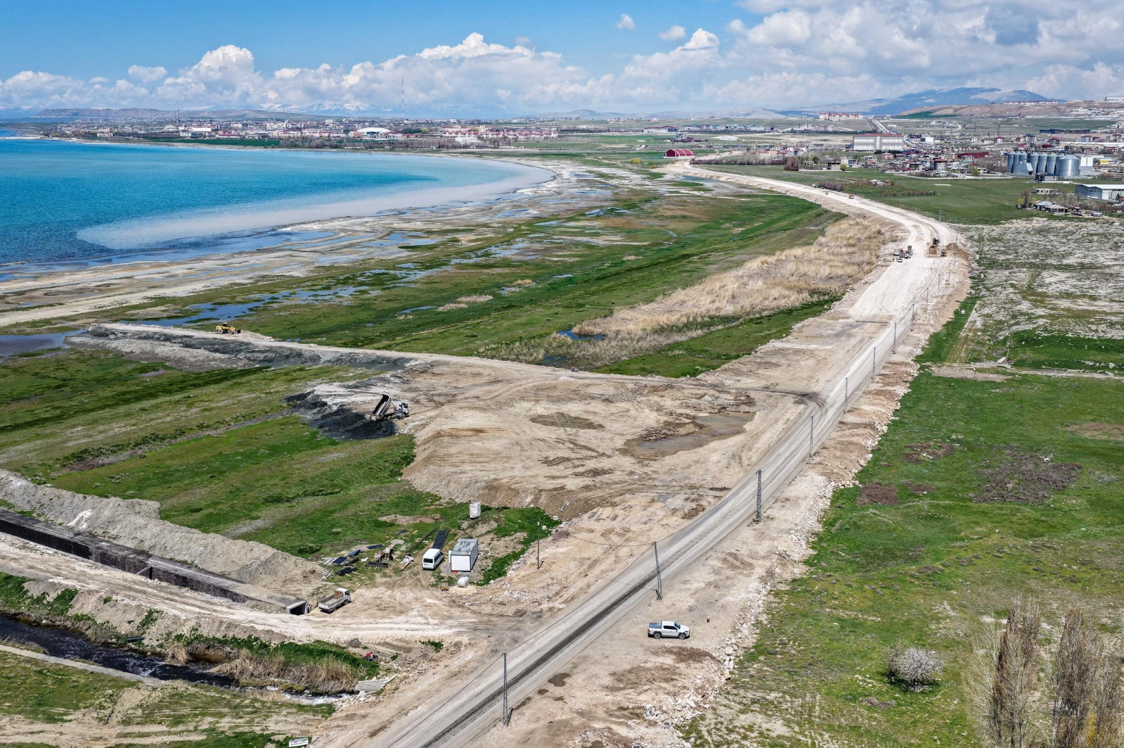Van Gölü Sahil Yolu’nda Son Etap Çalışmaları Hızlandı