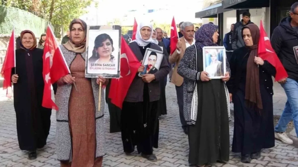 Vanlı Aileler Dualarla ‘Terörsüz Türkiye’ İçin Yürüdü