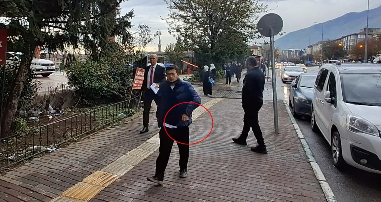 Vatandaşın Duyarlılığı: Çöpü Topladı!