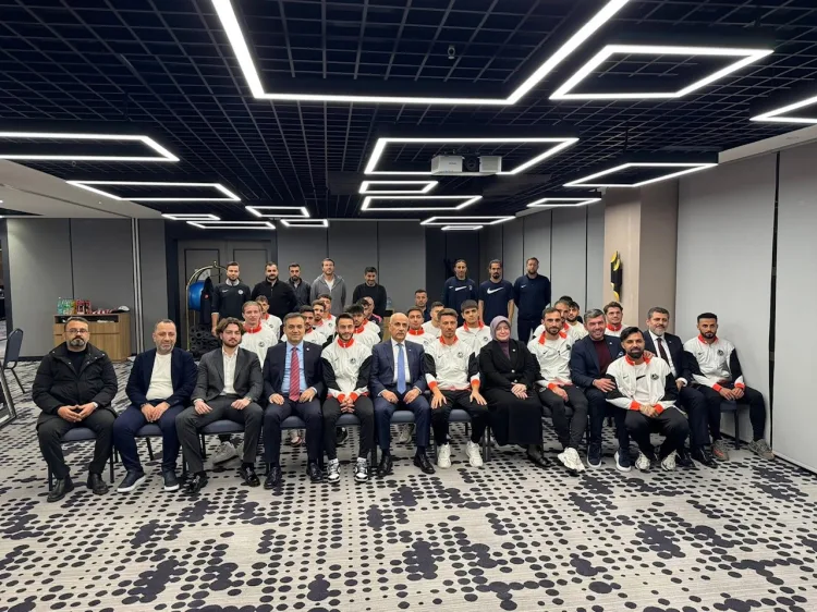 Vekil Kirişci İstiklal Spor’a Moral Ziyareti