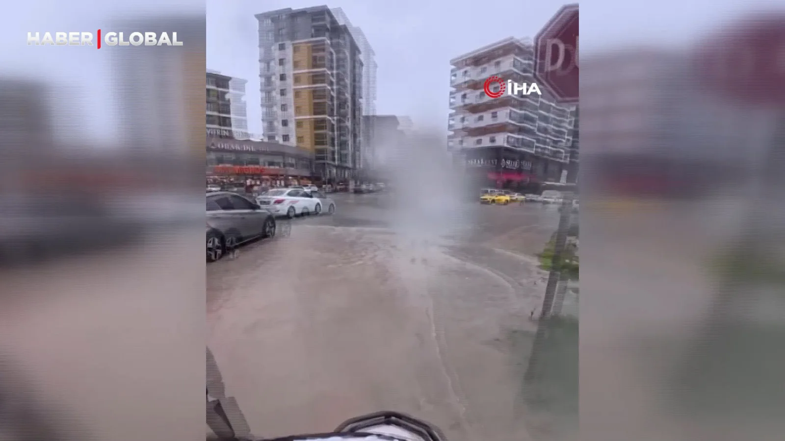 Yağışlar Edirne’yi Göle Döndürdü: Motokuryenin Anları