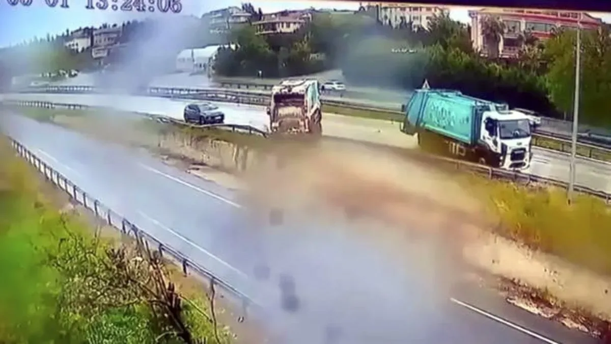 Yağışta Kontrolü Kaybeden Araçlar Zincirleme Kaza