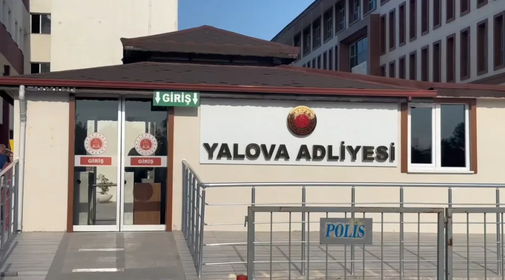 Yalova Adliyesi’nde Zimmet İddiasıyla İki Tutuklama Gerçekleşti