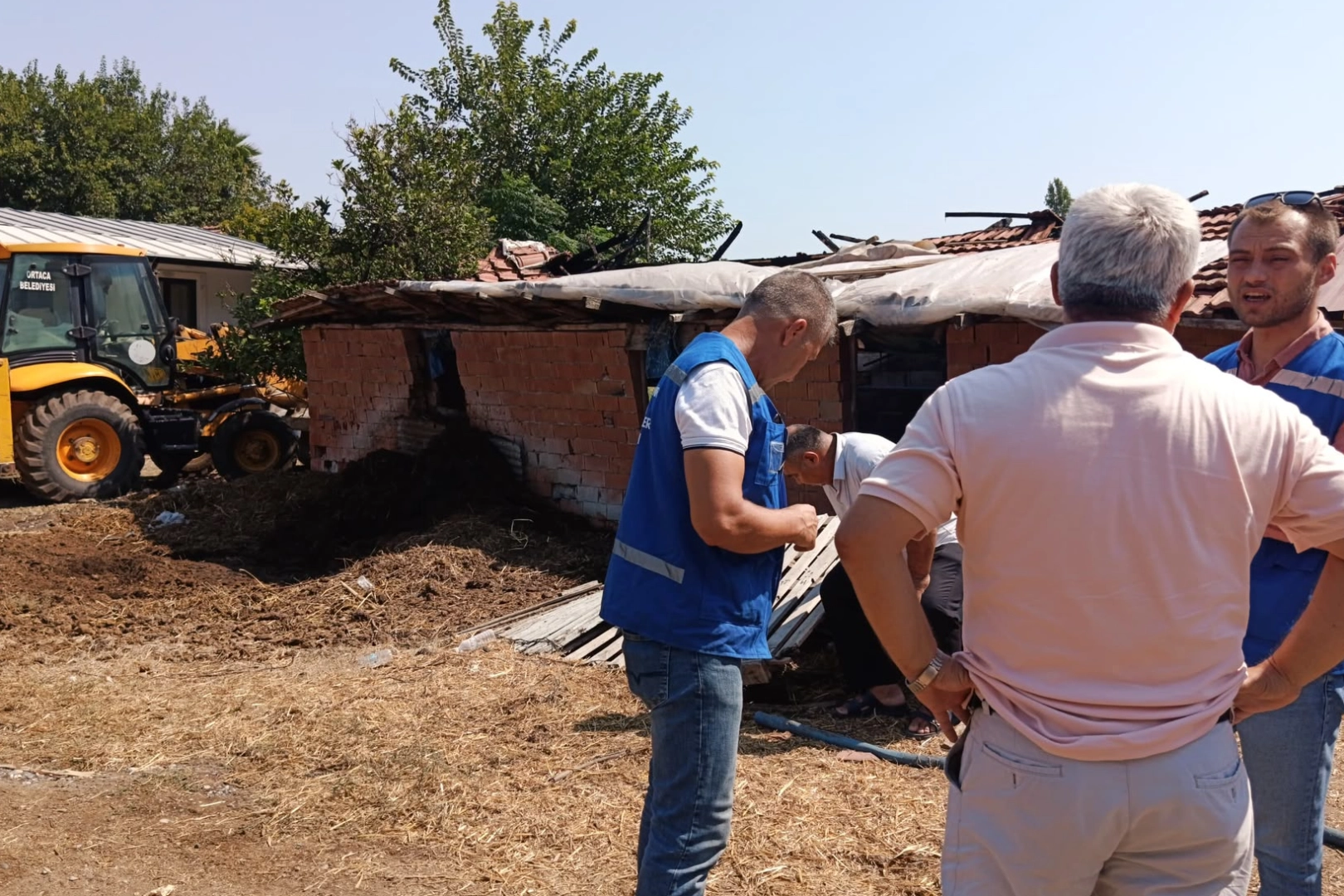 Yangın Zararını Saran Büyükşehir’den Destek