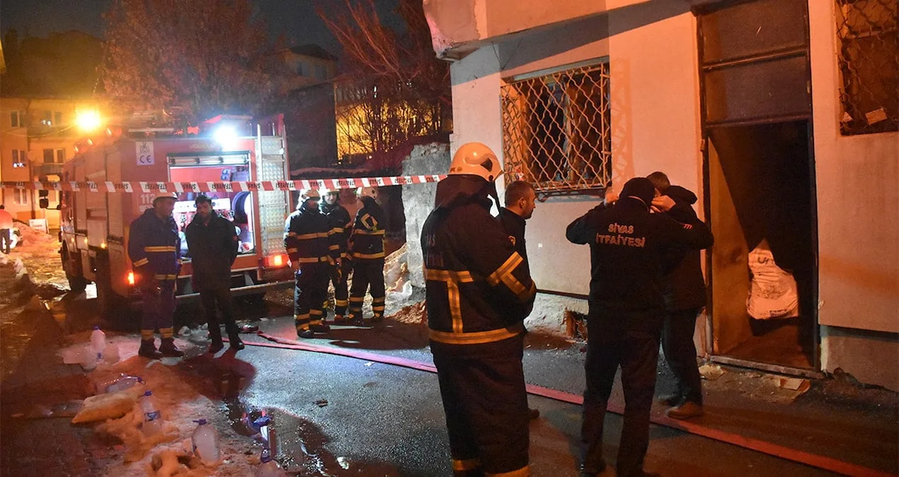 Yangında 26 Kedi Hayatını Kaybetti, 10 Kedi Kurtarıldı