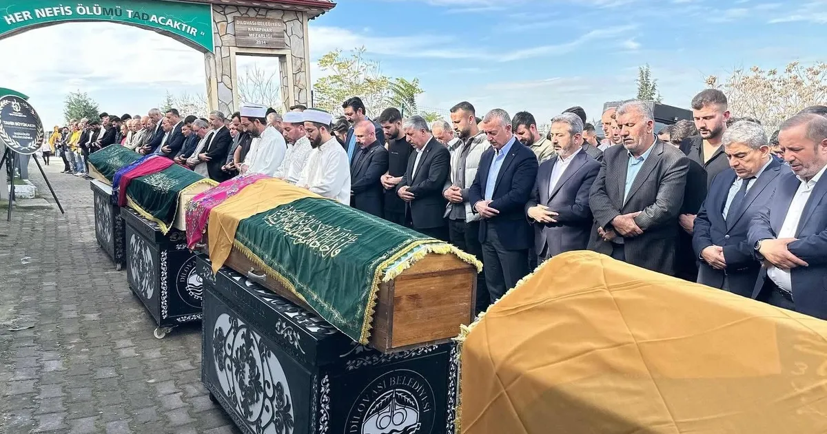 Yangında Hayatını Kaybedenler Son Yolculuğuna Uğurlandı
