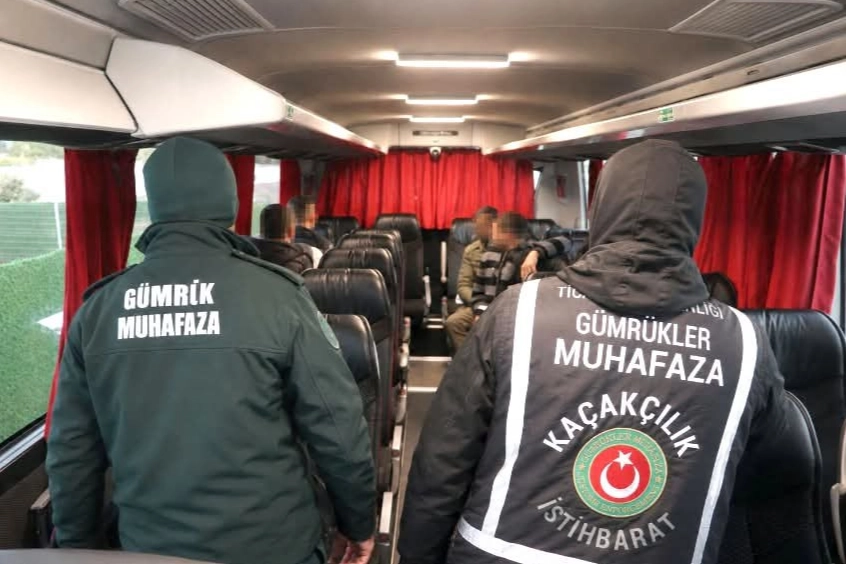 Yanlış Otobüsle Türkiye’ye Ulaşan Göçmenler