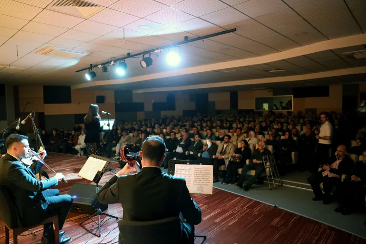 Yaprak Sayar ile Nisan’da Müzik Dolusu Gece!