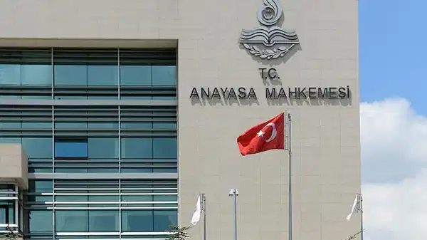 Yargıtay, İşçi Yer Değişikliği Kuralını İptal Etti