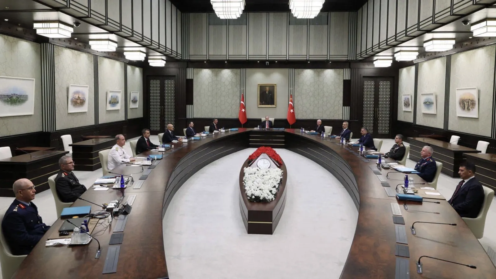 YAŞ Toplantısında Tarihi Terfiler ve Emeklilikler!