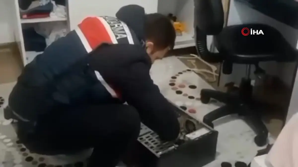 Adana merkezli 6 ilde  yasa dışı bahis  operasyonu! 2 bin 251 banka hesabına el kondu 3