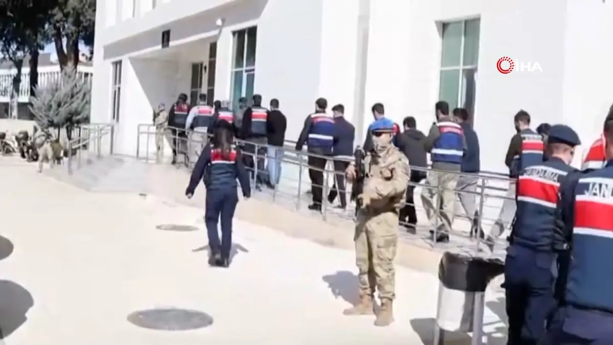 Adana merkezli 6 ilde  yasa dışı bahis  operasyonu! 2 bin 251 banka hesabına el kondu 7