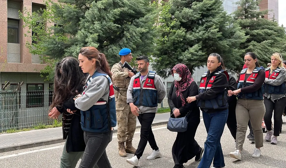 50 milyar TL lik hesap hareketi... 70 i birden tutuklandı 3
