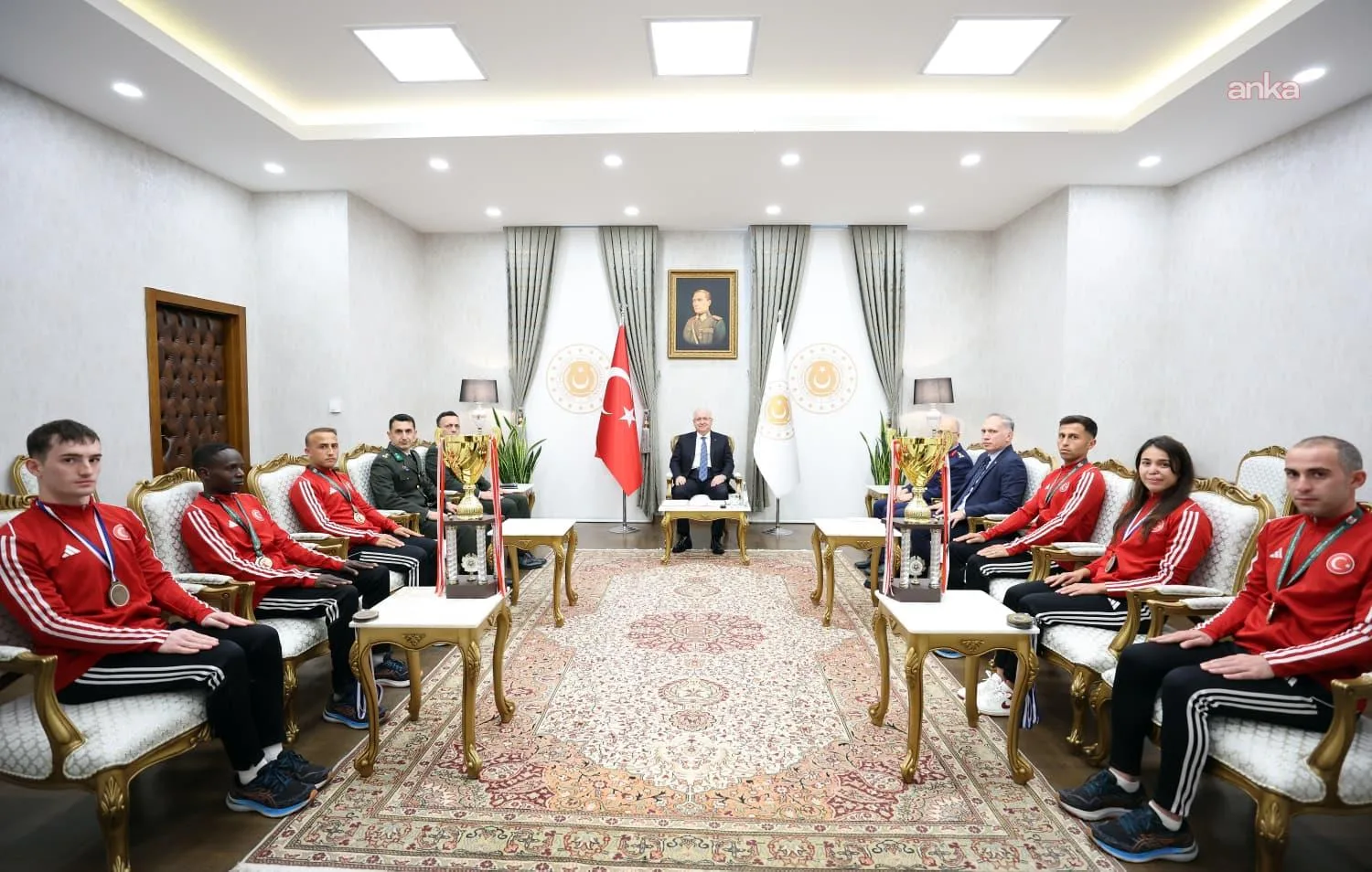 Yaşar Güler, Şampiyon TSK Sporcularını Ağırladı