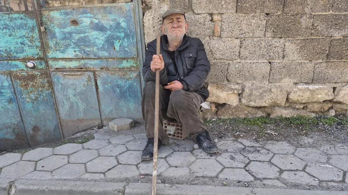Yaşlı Adamın Zorlu Yaşam Mücadelesi