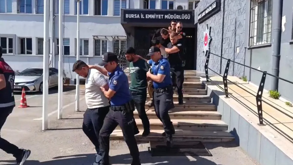Yaşlı Çifte Polis Kılığıyla Dolandırıcılık!