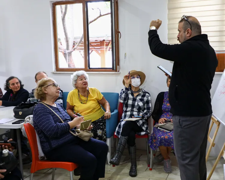 Yaşlılar Dijital Dünyaya Adım Atıyor!
