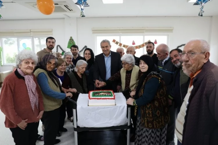 Yaşlılar Yeni Yılı Coşkuyla Kutladı!