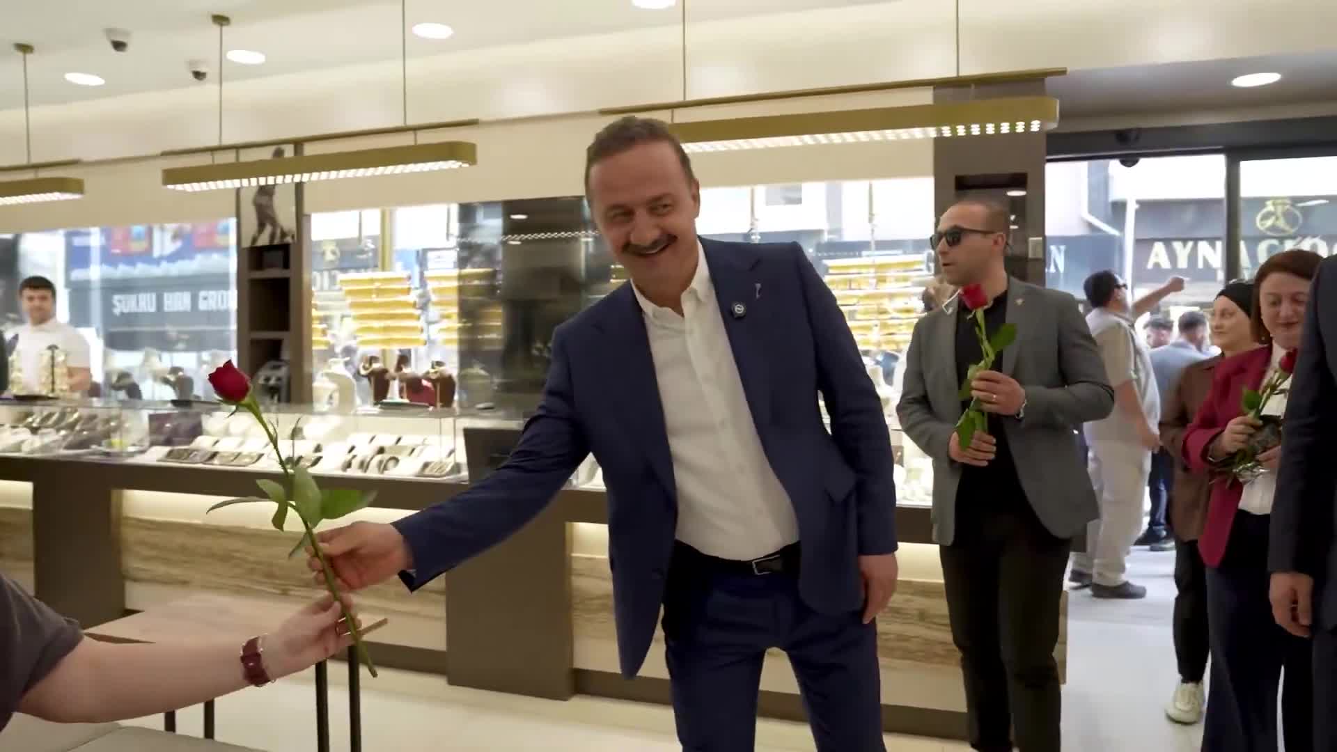 Yavuz Ağıralioğlu’ndan Anneler Günü Mesajı