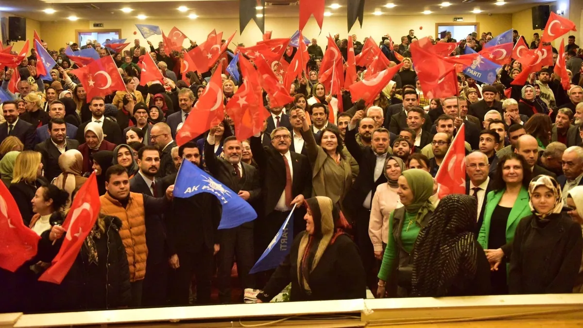 Yayman: Bayrağa Uzanan Eller Kırılır!