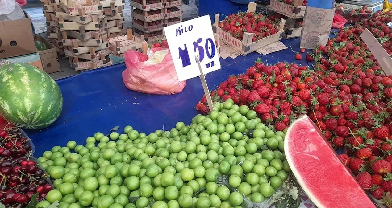 Yaz Meyvelerine Zam Şoku: Kiraz 250 TL!