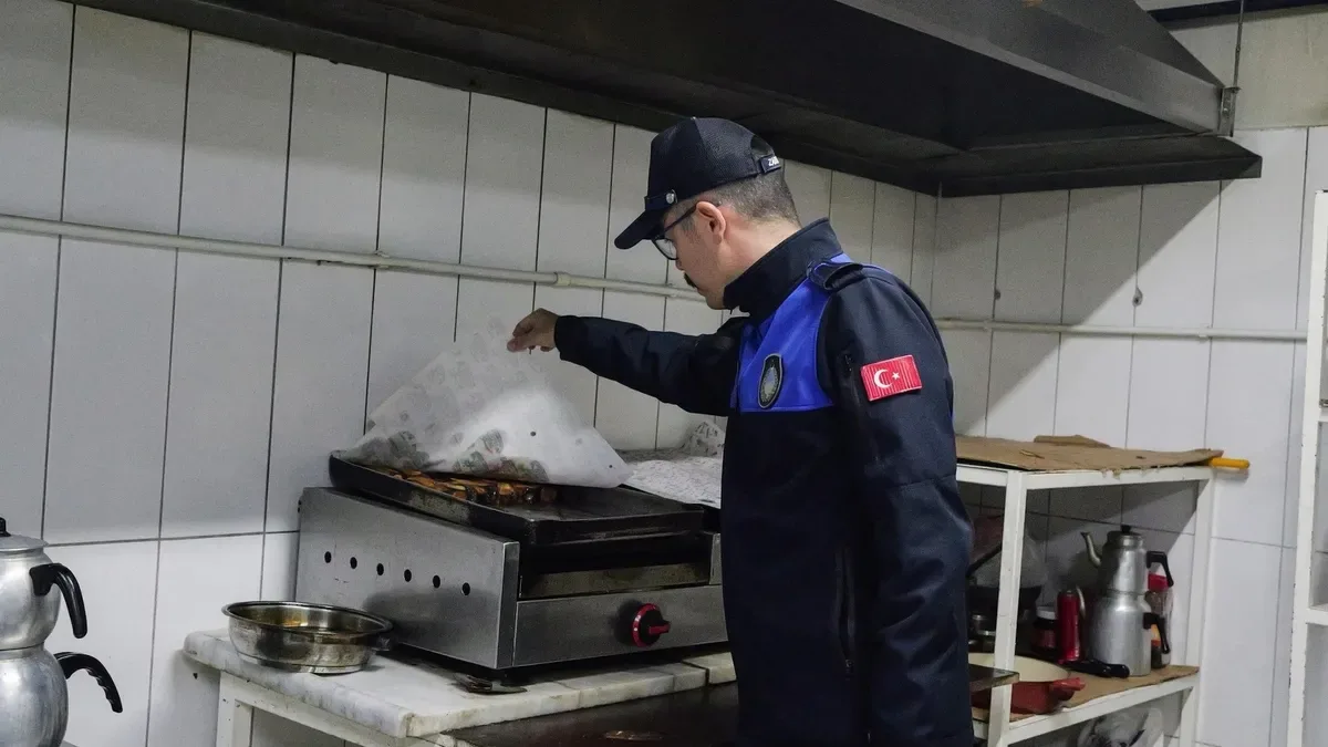 Yemek Firmasında Gıda Zehirlenmesi: 154 İşçi Hastanede!