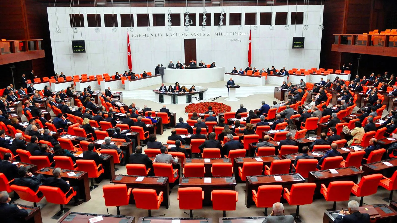 Yeni Komisyonun İsmi Siyasi Gündemi Belirliyor!