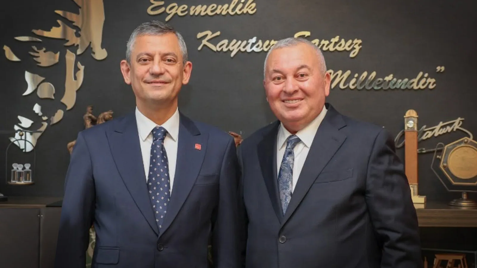 Yeni Parti’de Oy Ayrılığı: Demokrasi Mi, Kriz Mi?