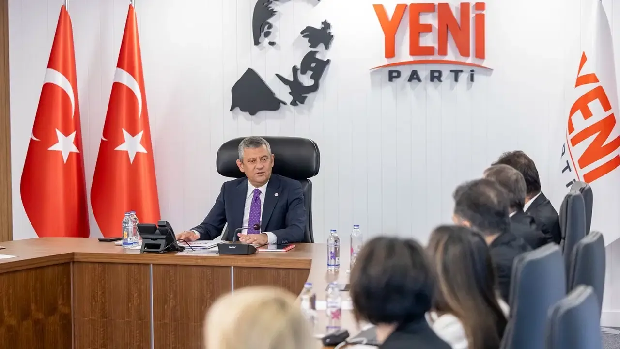 Yeni Parti’den Şaşırtan İsim Değişikliği!