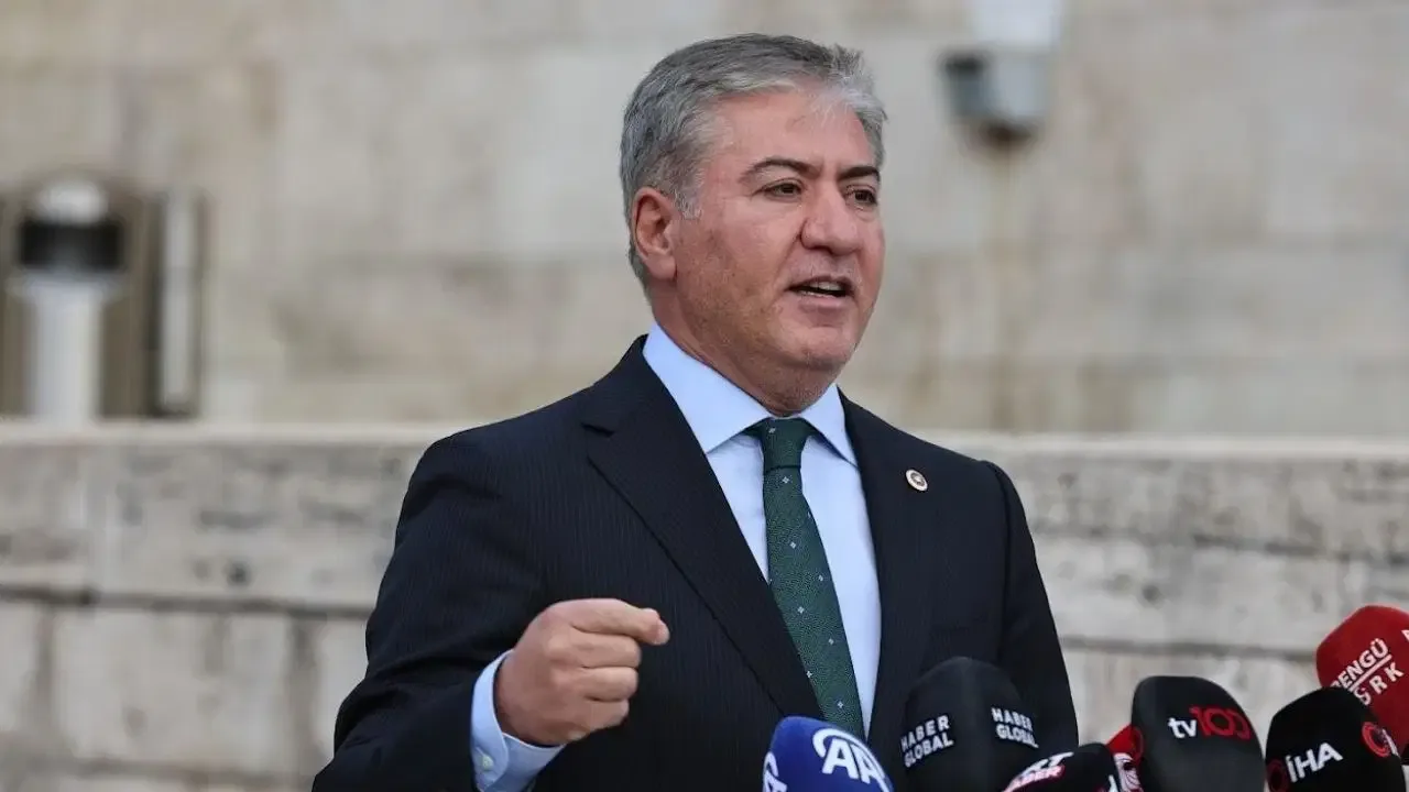 YENİ Parti’nin Adı Değişiyor mu? Merak Ediliyor!