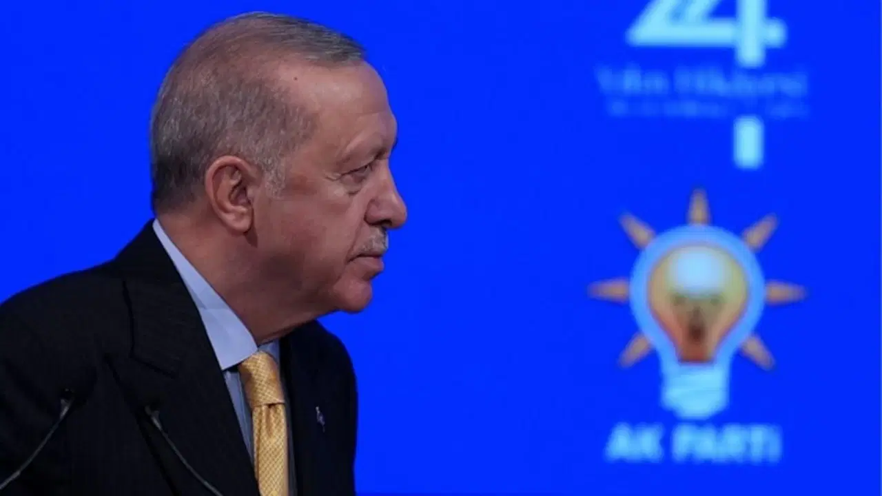 Yeni Şafak’tan AKP’ye FETÖ Suçlaması!