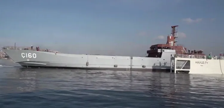 Yeni Tip Çıkarma Gemisi Ç-160, Deniz Kuvvetlerine Teslim!
