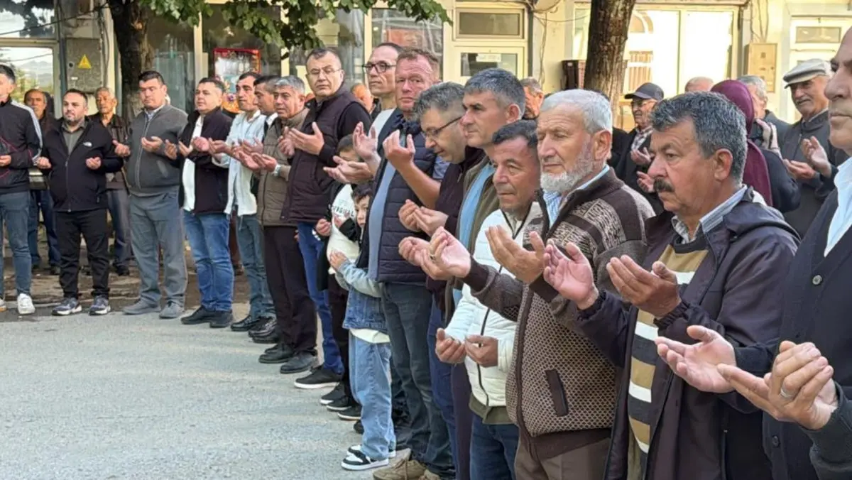 Yarım saat sürdü! Çanakkale de asırlık gelenek:  Bayram halkası  3