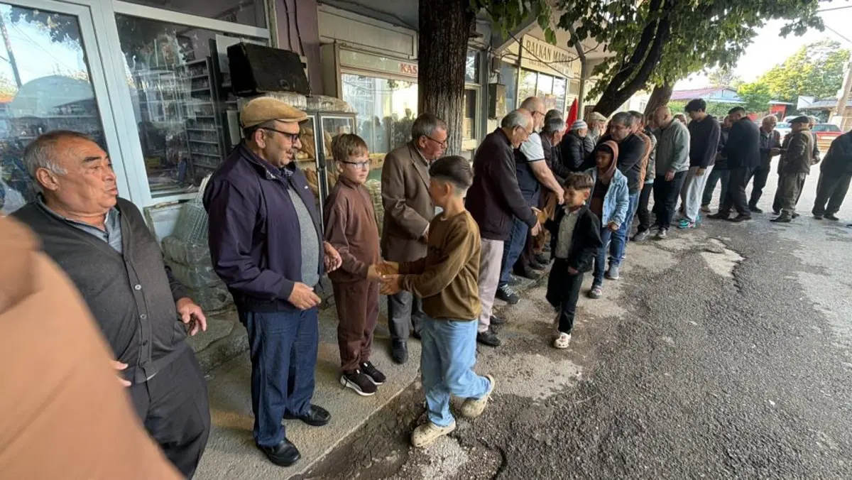 Yarım saat sürdü! Çanakkale de asırlık gelenek:  Bayram halkası  2