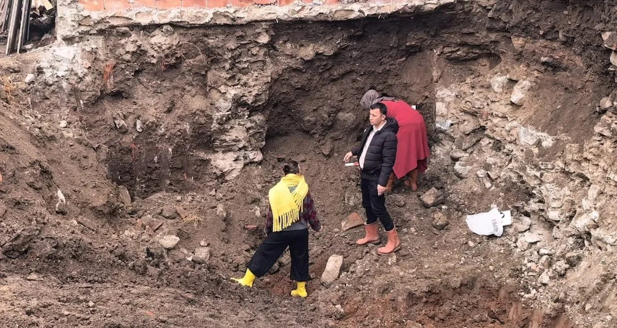 Yeniceköy’de İnşaatta Tarihi Mezarlara Rastlandı!