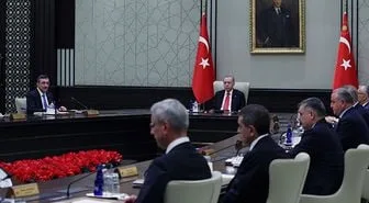 Yenimahalle’deki Kargo Deposunda Yangın Kontrol Altında