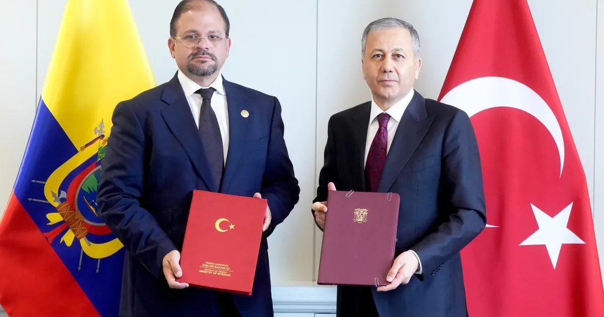 Yerlikaya, Ekvatorlu Mevkidaşıyla Bir Araya Geldi