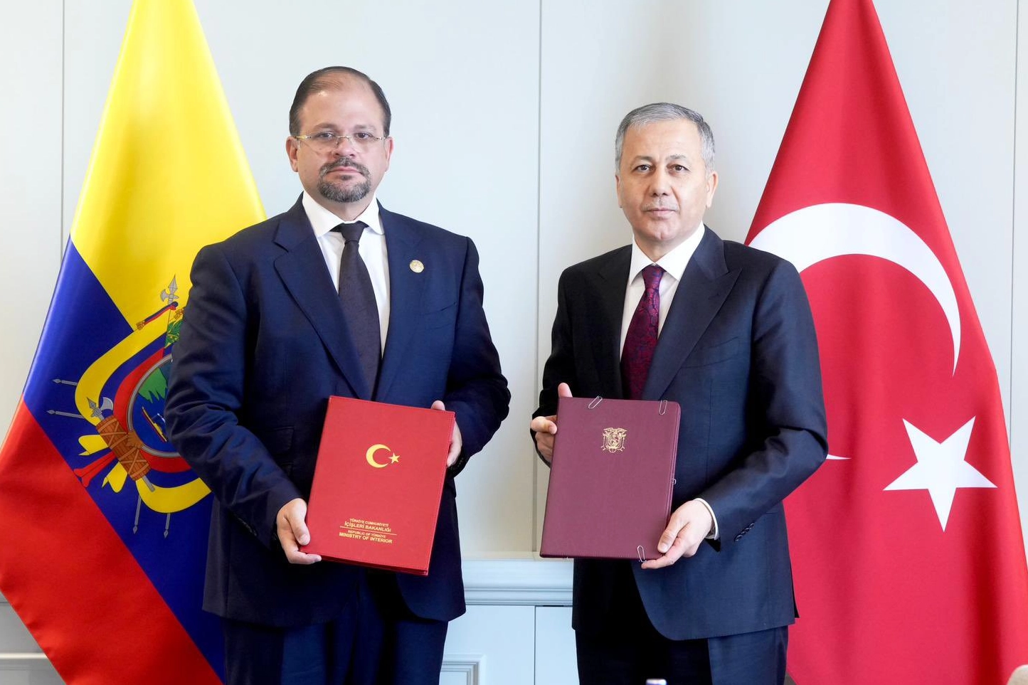 Yerlikaya ve Ekvator Bakanı’ndan Güvenlik İşbirliği
