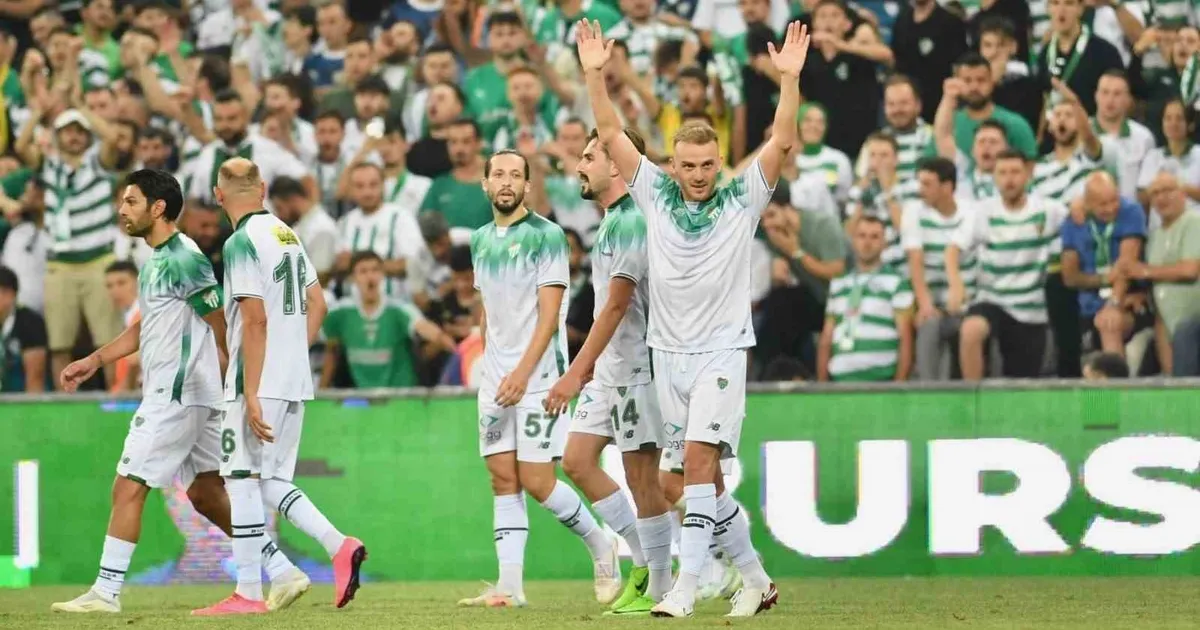 Yeşil-Beyazlılar Dostluk Maçında 2-1 Galip!