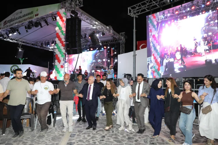 Yeşilli’de Kültür, Sanat ve Kiraz Festivali Coşkusu!