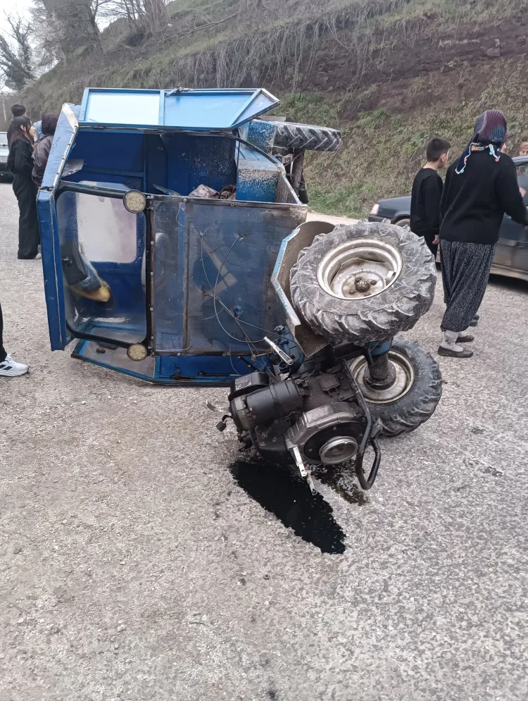 Yığılca’da Tarım Aracı Devrildi: 2 Yaralı!
