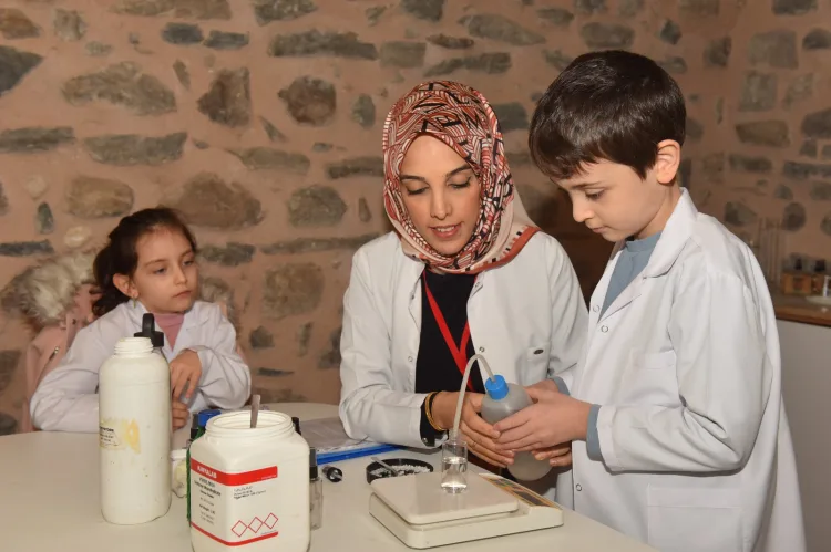 Molla Yegân Çocuk Üniversitesi